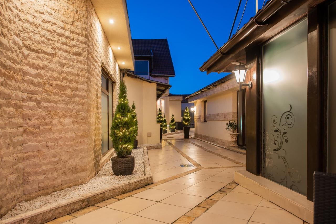 H & V Residence - Diamond Bungalow Apartment Arad Exterior photo