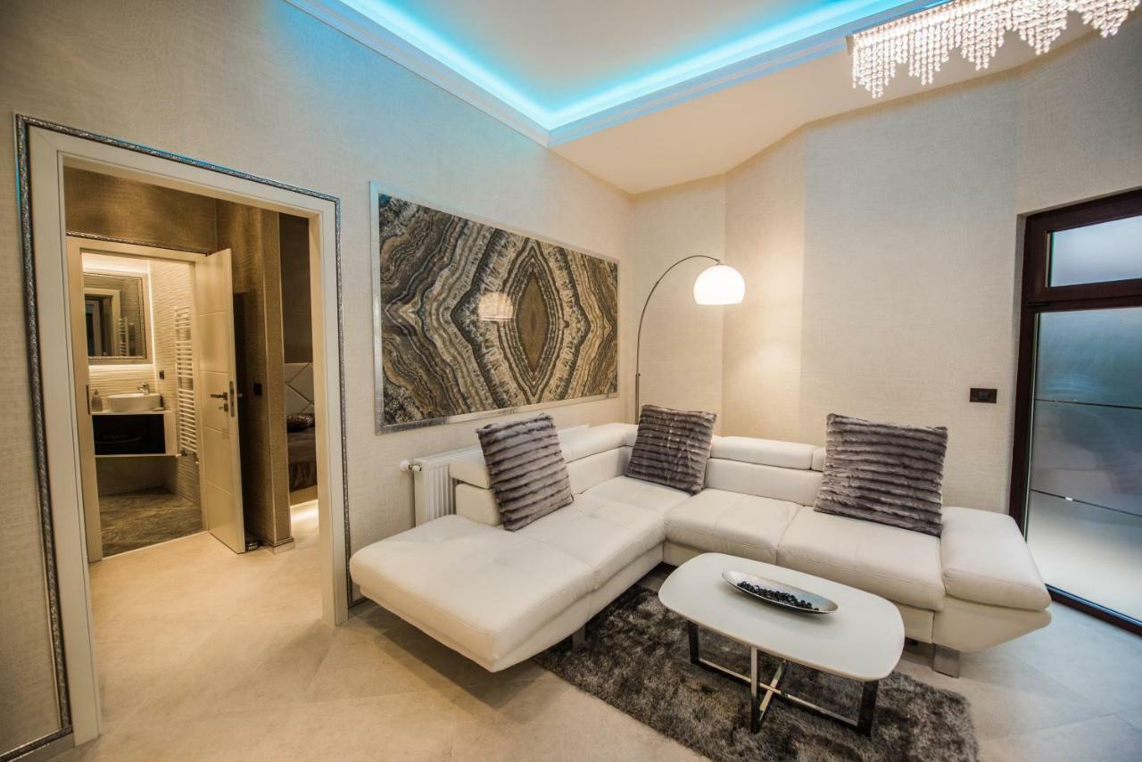 H & V Residence - Diamond Bungalow Apartment Arad Exterior photo